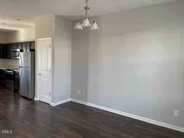 145 Picabo St - Photo 4 of 9