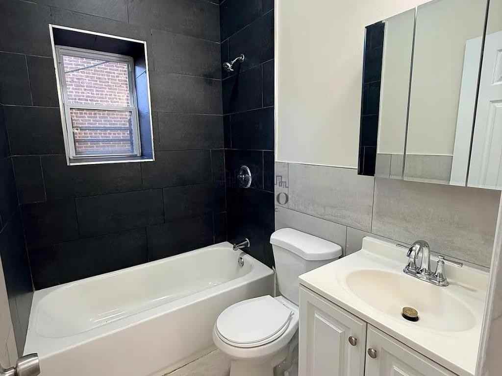 382 Clinton Place #5 - Photo 3 of 3