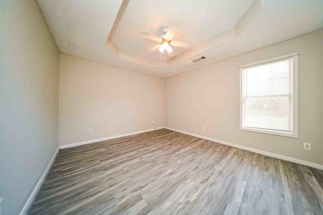 1405 N Hampton Dr - Photo 5 of 15