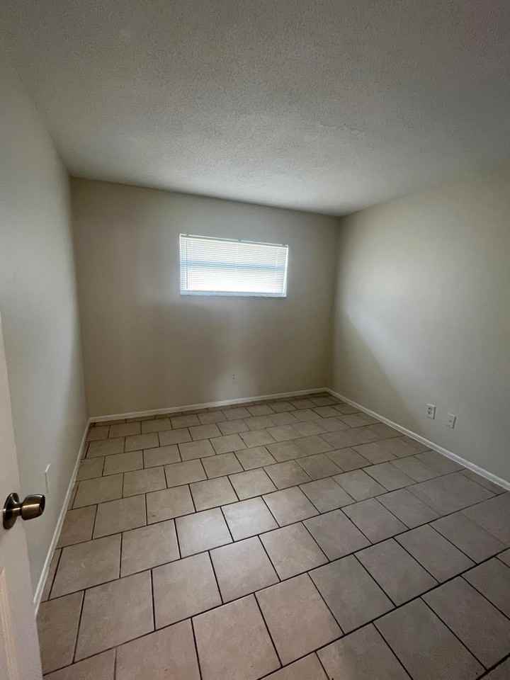 24 West Mariana Avenue #5 - Photo 3 of 6