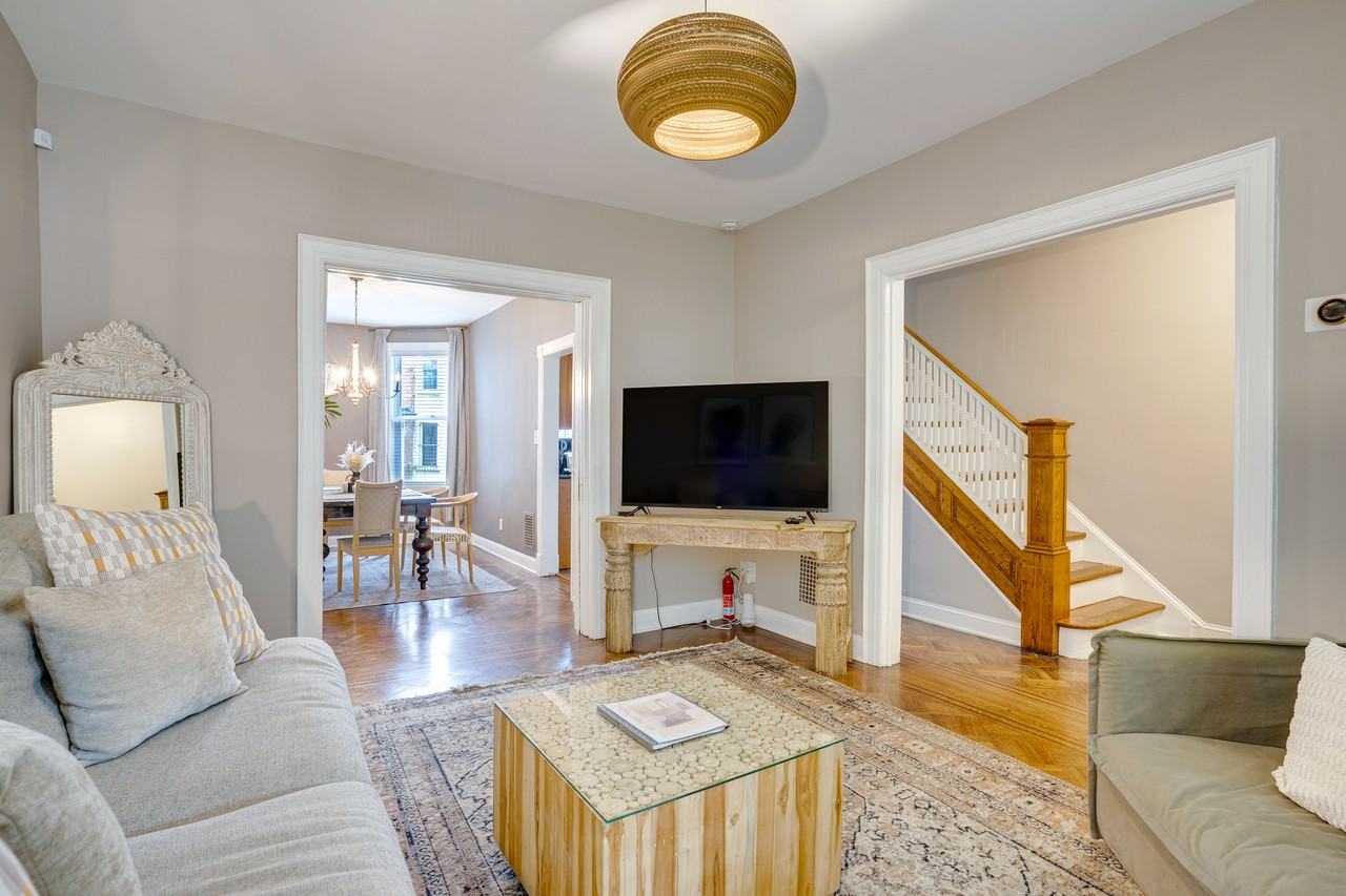 637 Keefer Place Northwest - Photo 3 of 55