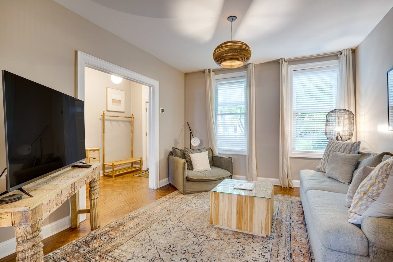 637 Keefer Place Northwest - Photo 5 of 55