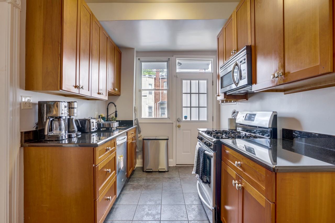 637 Keefer Place Northwest - Photo 7 of 55