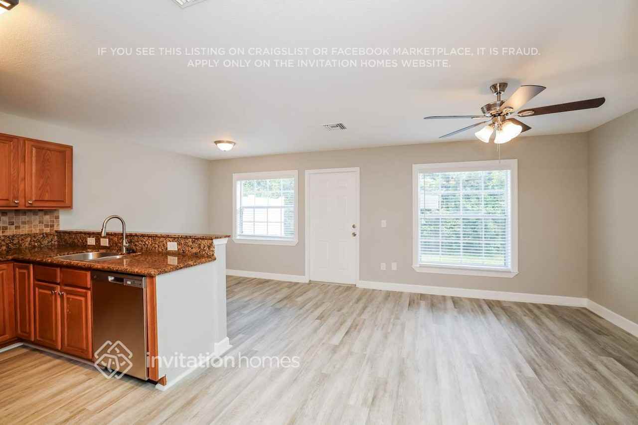 180 Carol Susan Lane - Photo 7 of 18