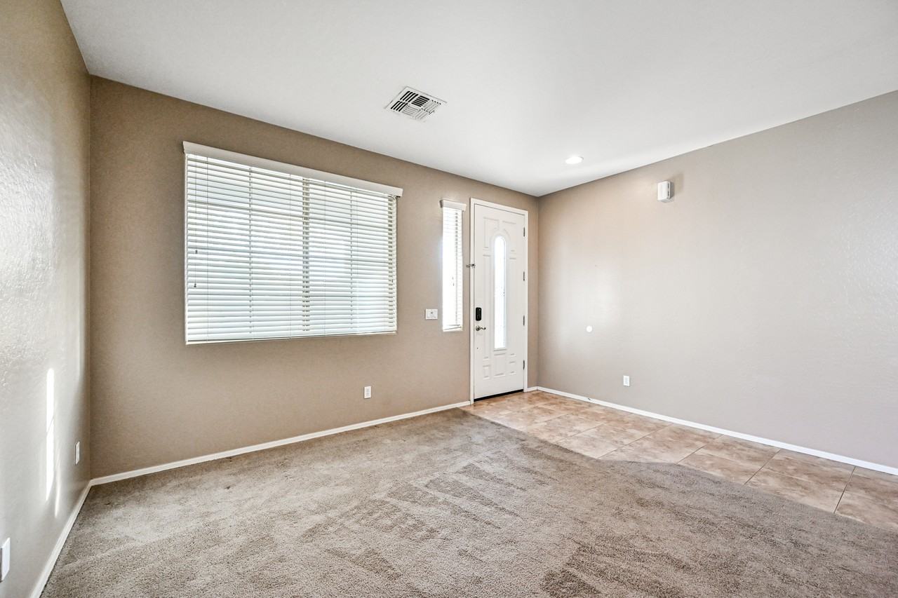 15342 West Windsor Avenue - Photo 5 of 32