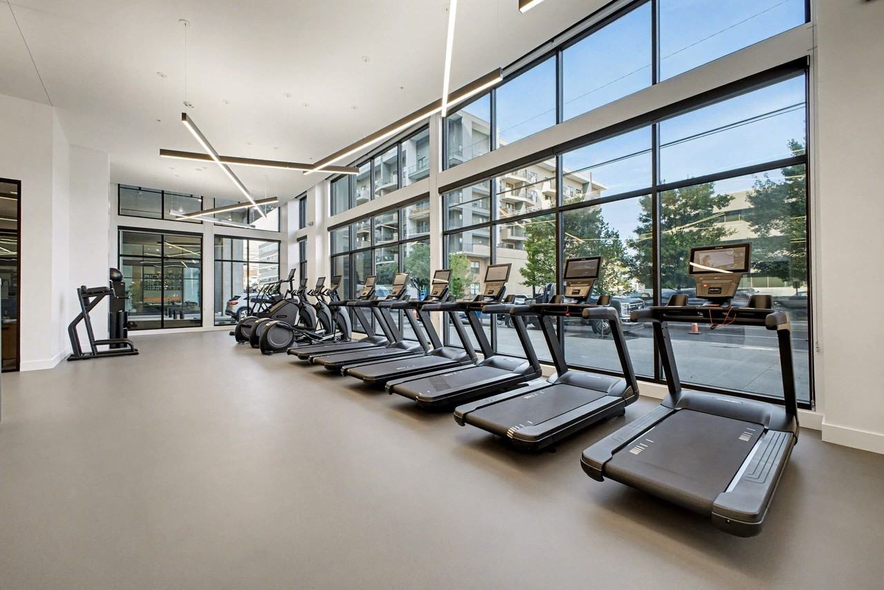 Grace - Photo 7 of 50