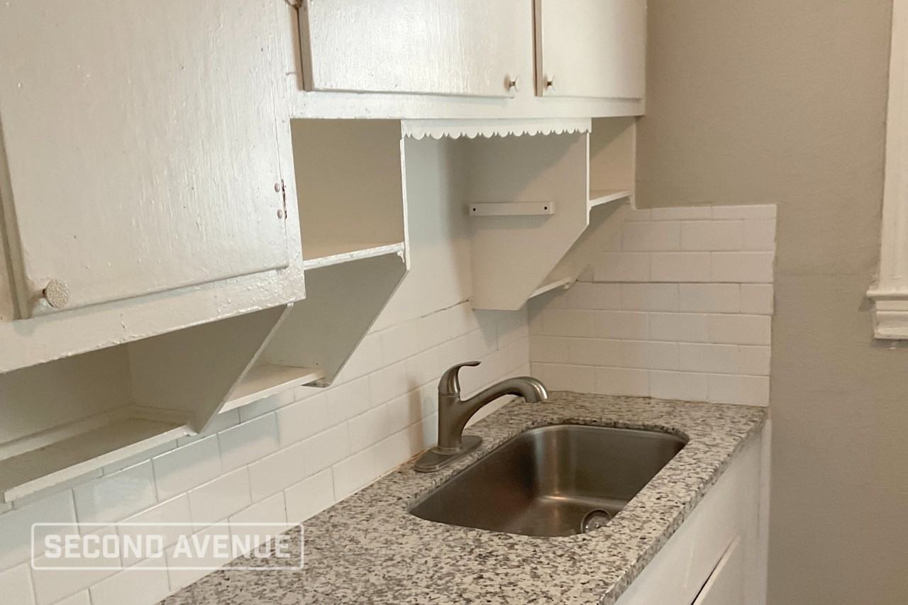 321 17th Avenue North - Photo 3 of 9