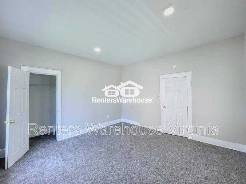 1247 23rd St - Photo 5 of 26