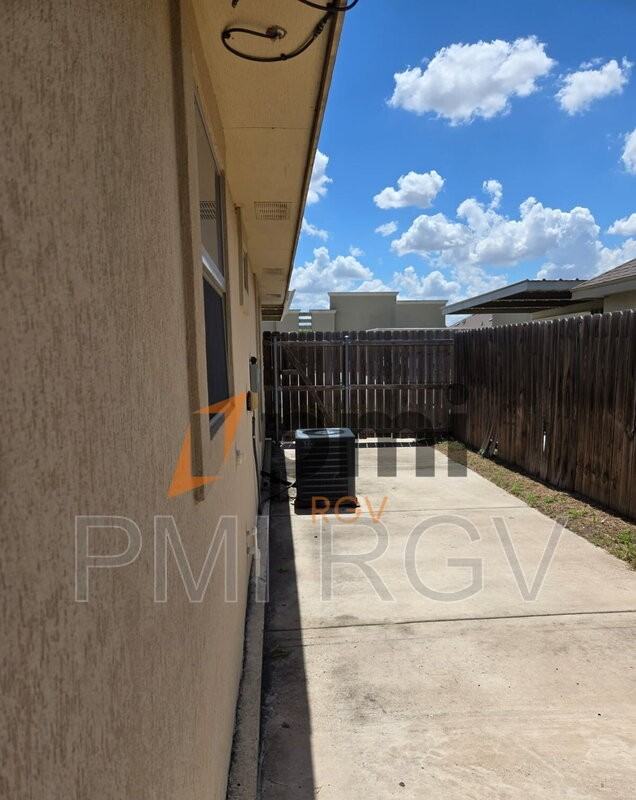 2204 Taxco Ct #1 - Photo 3 of 13