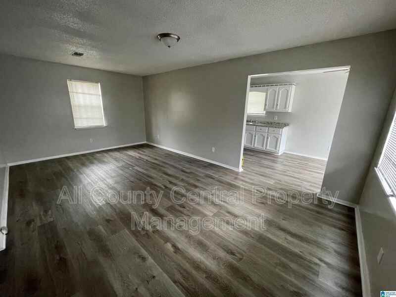 2901 42nd Ln N - Photo 3 of 6