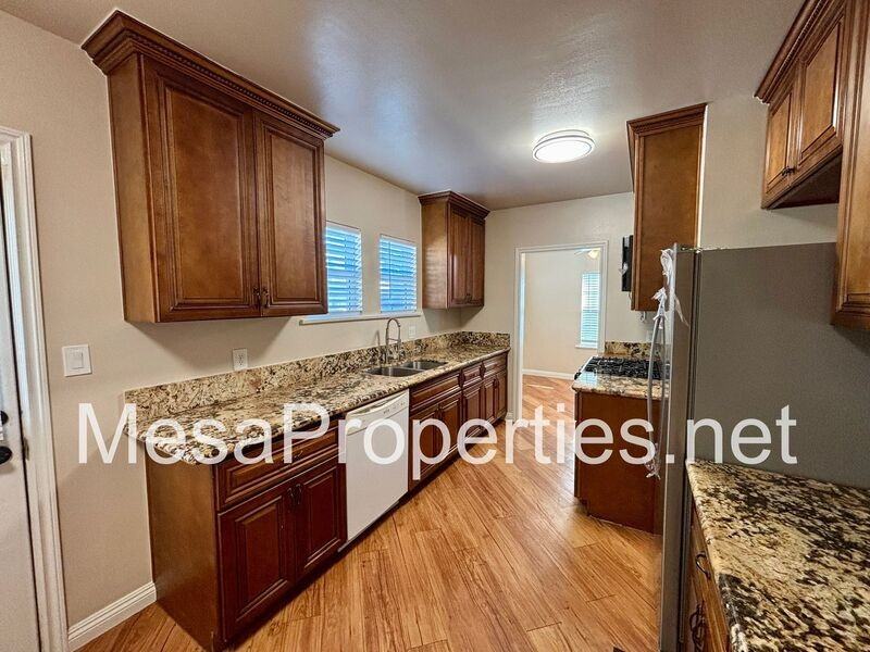 8143 Grove Ave - Photo 6 of 15