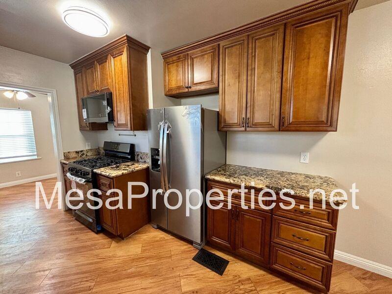 8143 Grove Ave - Photo 7 of 15