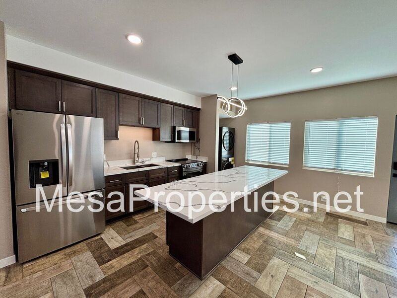 8147 Grove Ave - Photo 4 of 18