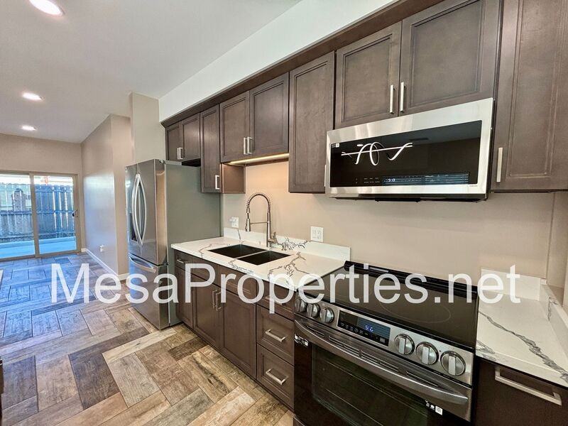 8147 Grove Ave - Photo 5 of 18