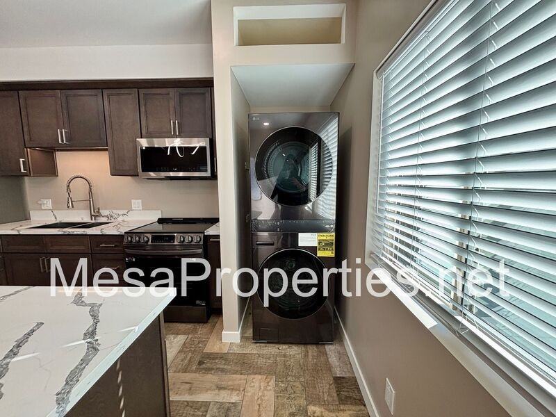 8147 Grove Ave - Photo 6 of 18