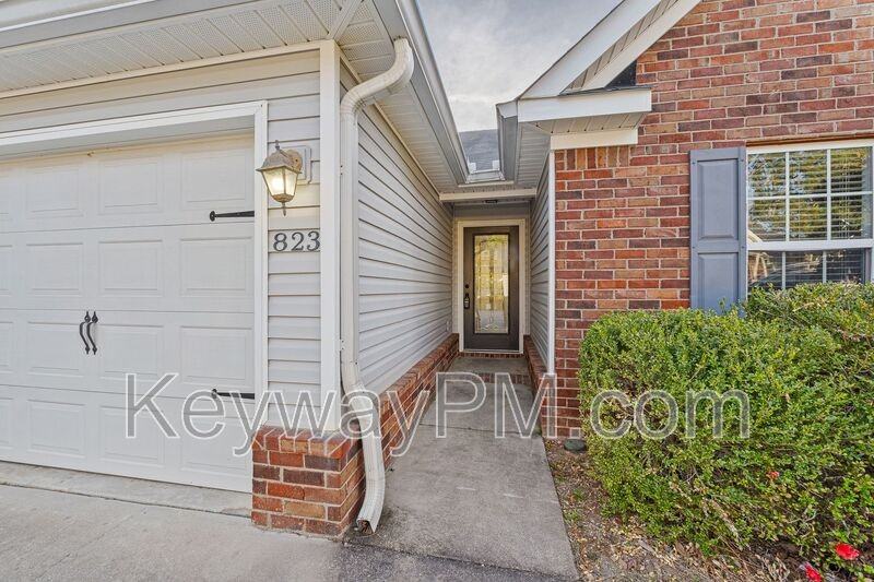 823 Whispering Willow Ct - Photo 3 of 23