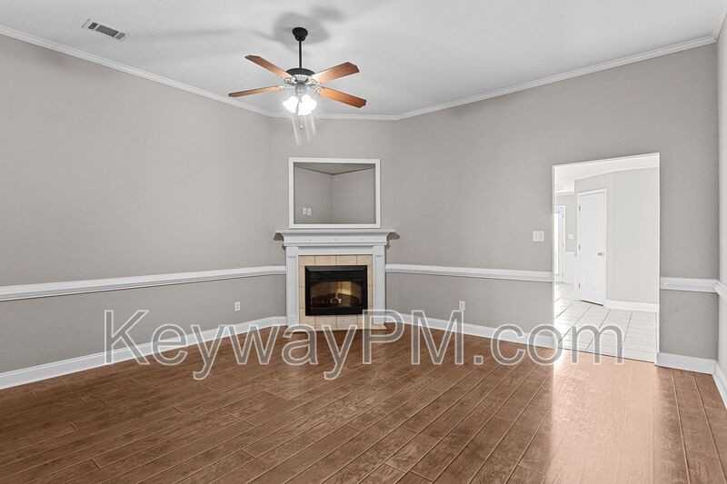 823 Whispering Willow Ct - Photo 4 of 23