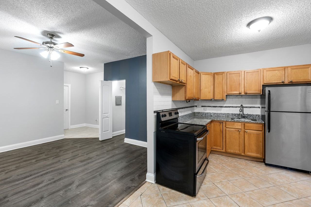 The Legacy HB at Clarendon Park - Photo 2 of 17