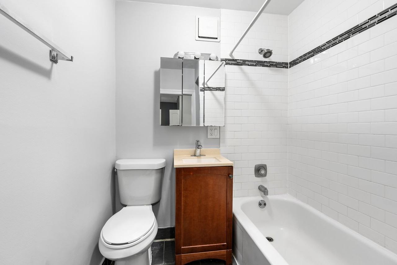 The Legacy HB at Clarendon Park - Photo 6 of 17