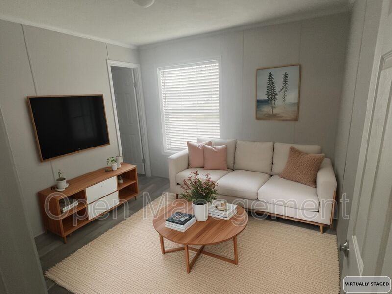 916 3 1/3 Ave E - Photo 2 of 8