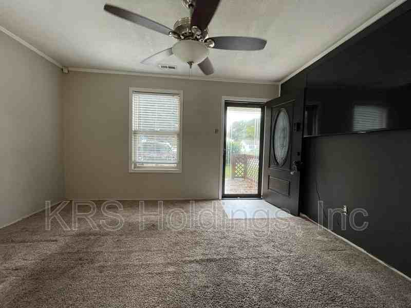 502 Shelton Rd - Photo 6 of 16