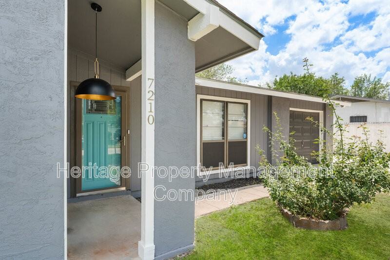 7210 Cloverfield Ln - Photo 3 of 25