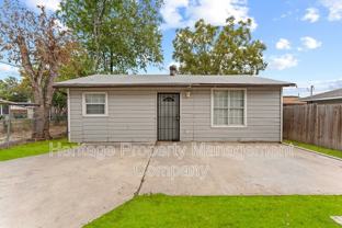 315 Pool Dr - Photo 1 of 1