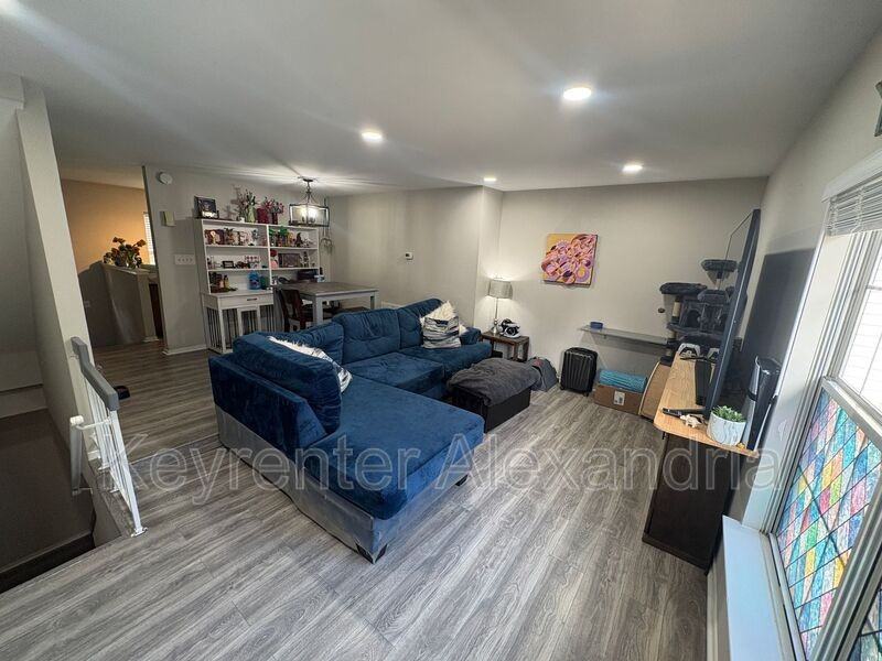 5822 Bridgetown Ct - Photo 5 of 33