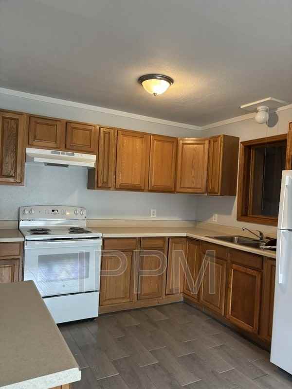 2014 E Monroe Ave