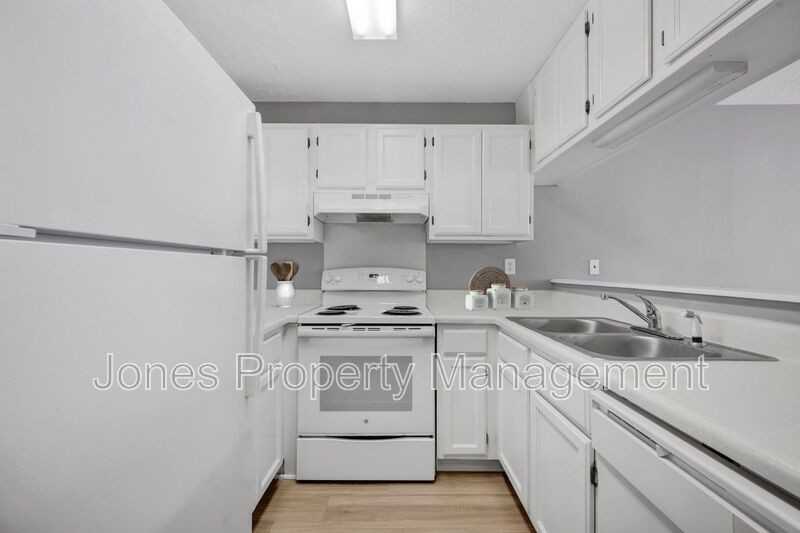 307 Country Club Dr Ne - Photo 4 of 21