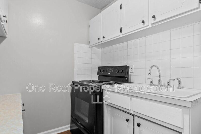 642 N 31st St #A - Photo 3 of 14
