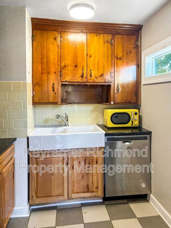 1005 E Brookland Park Blvd - Photo 6 of 16