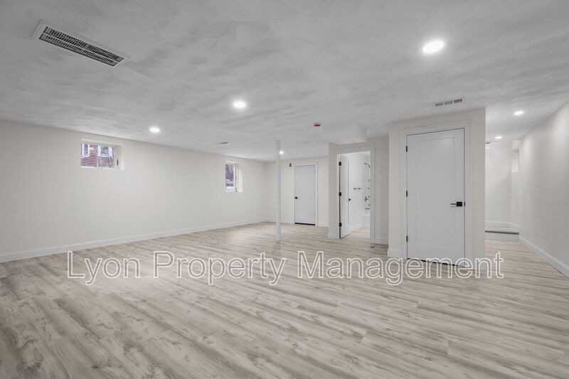 183 Congress Avenue - Photo 2 of 18