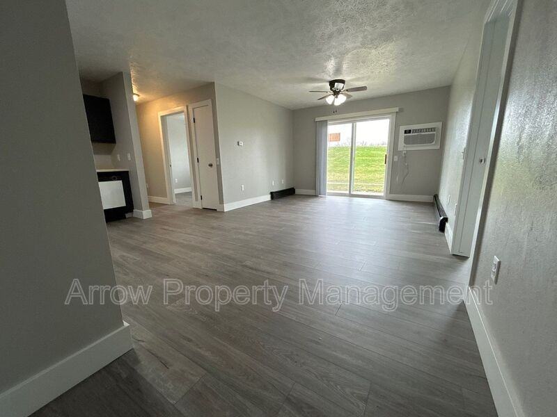 940 27th Street #3 - Photo 3 of 13