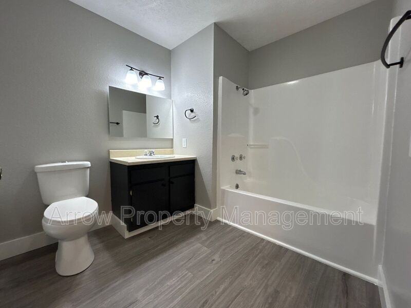 940 27th Street #3 - Photo 7 of 13