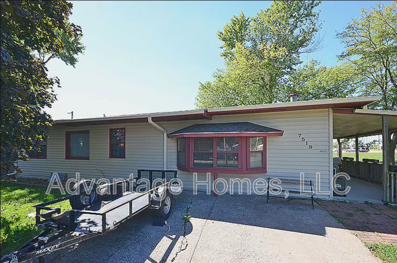 7519 Nw 84th Ter - Photo 2 of 34