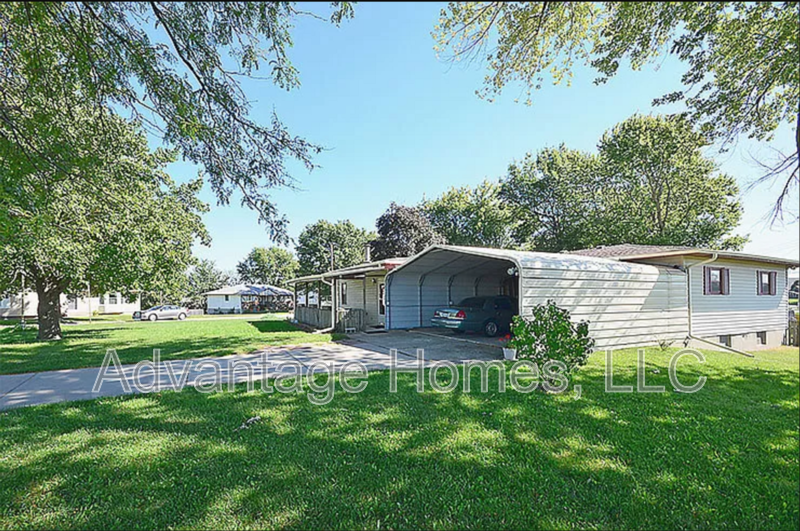 7519 Nw 84th Ter - Photo 3 of 34