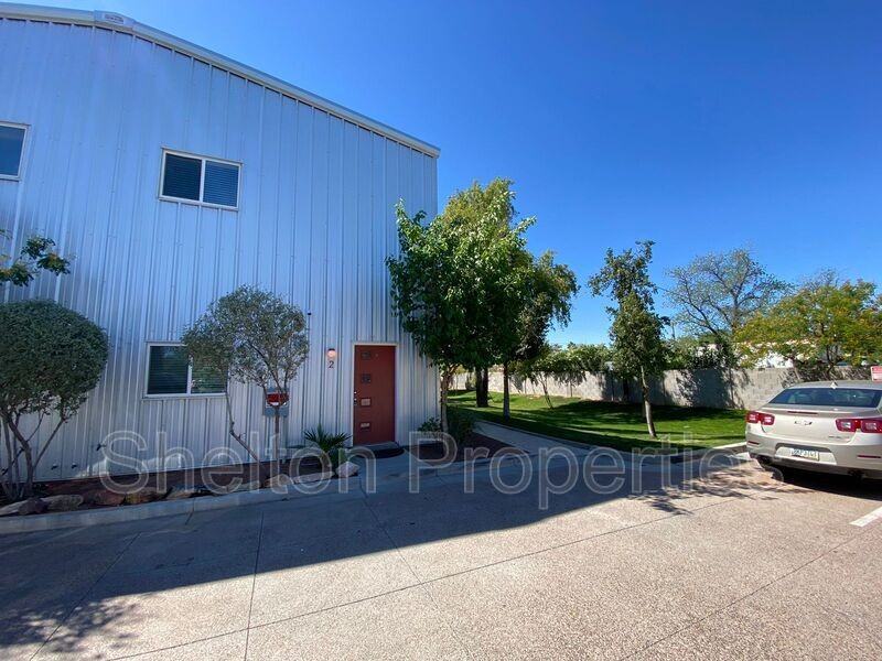 2121 W Hayward Ave #2