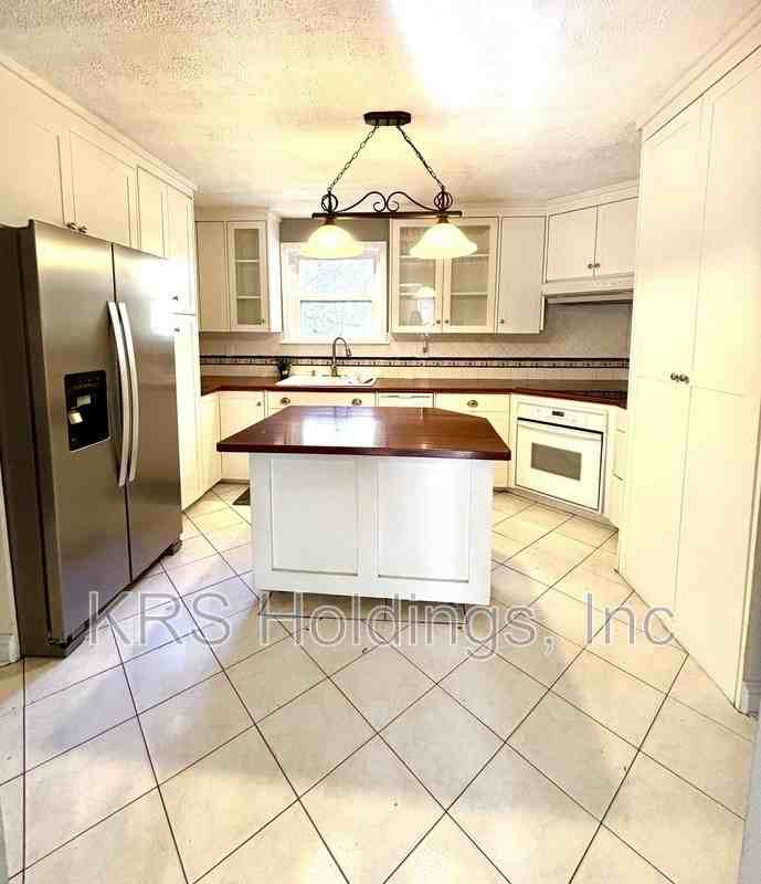 106 Woodland Dr - Photo 5 of 12