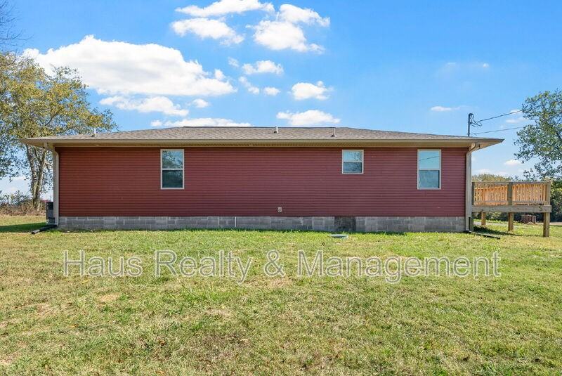 37010 Adams Lane - Photo 5 of 35