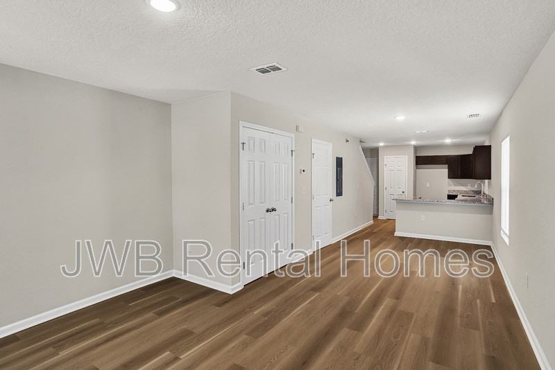 1924 Mcmillan St - Photo 4 of 15