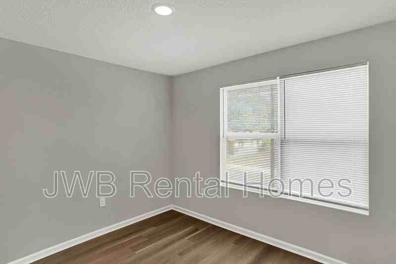 1924 Mcmillan St - Photo 7 of 15