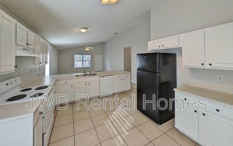 1990 Flora Court - Photo 2 of 9