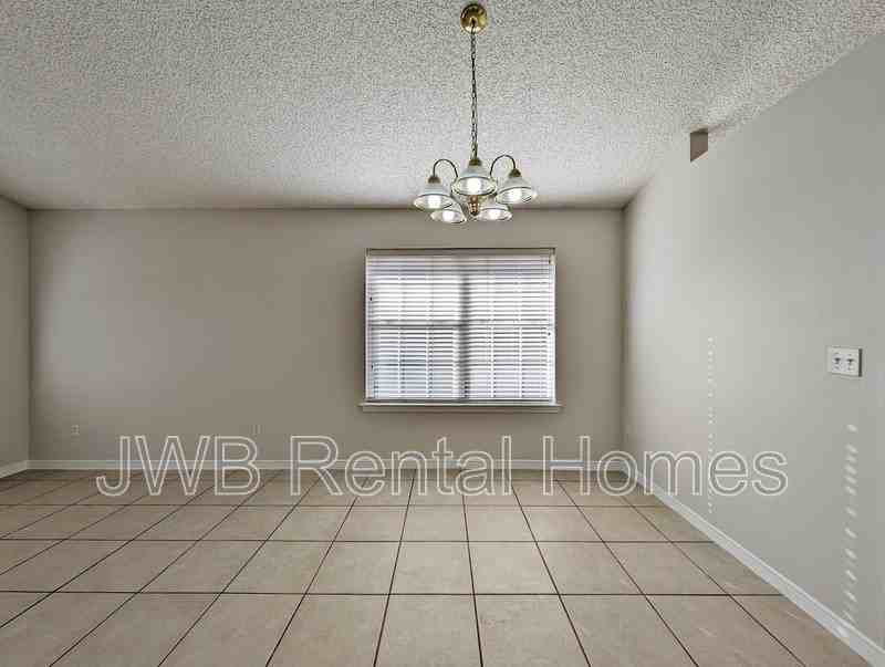 1990 Flora Court - Photo 3 of 9