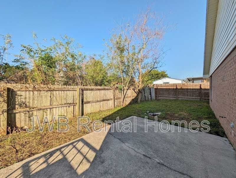 1990 Flora Court - Photo 7 of 9