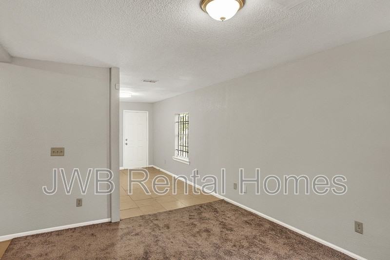 2310 Palafox St - Photo 5 of 12