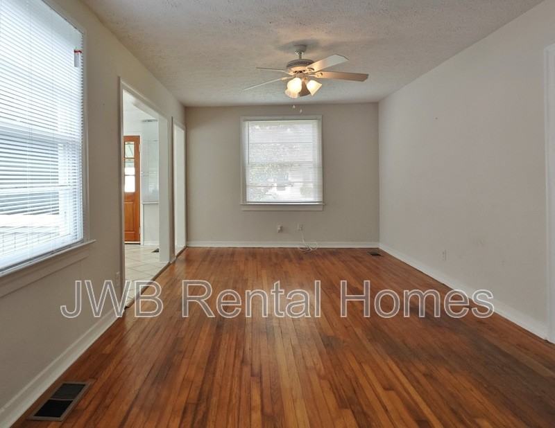 1385 Ingleside Ave - Photo 4 of 7