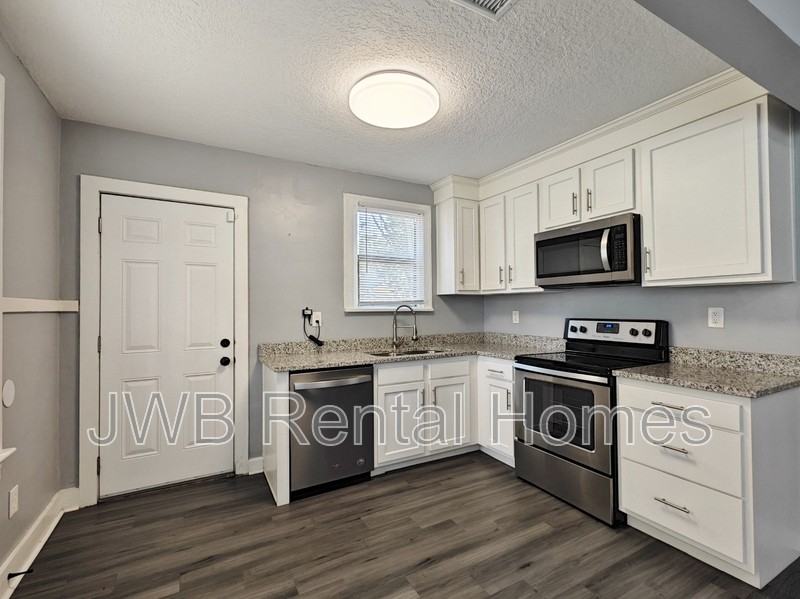 4021 Green Street - Photo 3 of 8