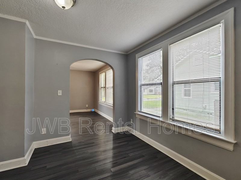 4021 Green Street - Photo 4 of 8