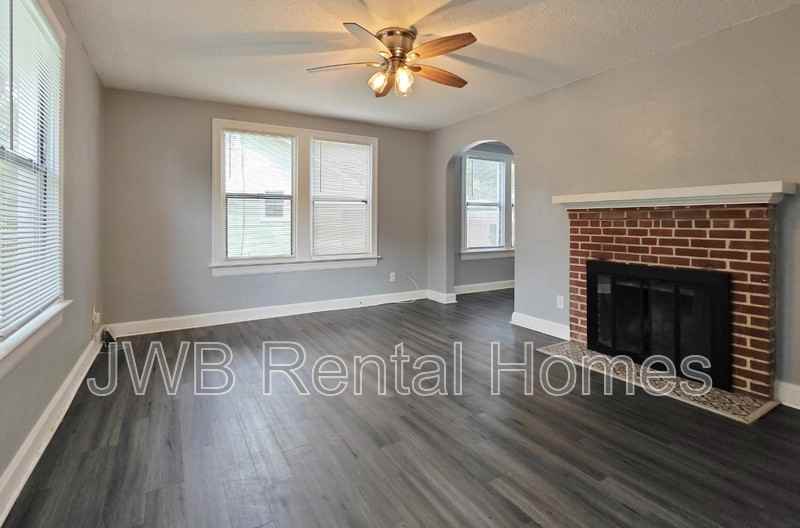 4021 Green Street - Photo 5 of 8